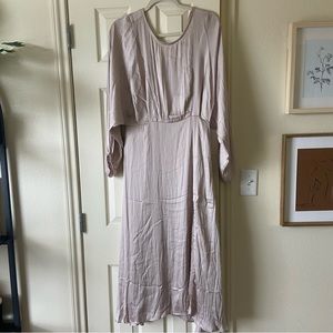 ASTR THE LABEL - Marin Dolman Sleeve Midi Dress - Champagne